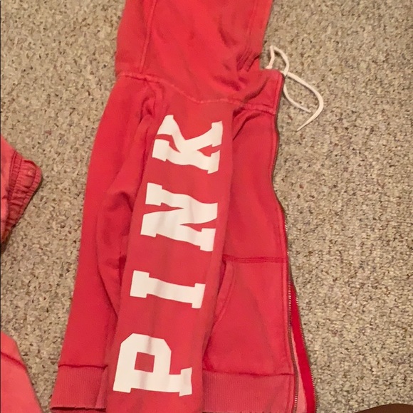 Victor Secret - Picture 5 of 6